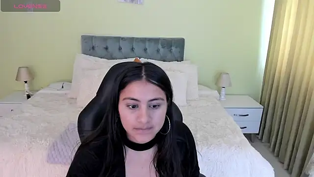 Camille Olsen  online show from 21, 10, 2025