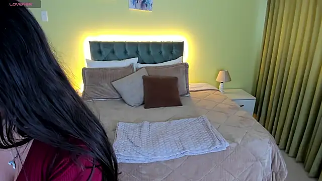 Camille Olsen  online show from 24, 9, 2025