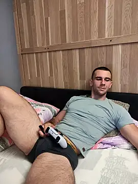 BrokenToPieces online show from 8, 9, 2025