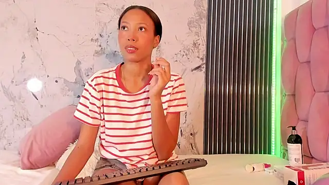 Mia Duarte1 online show from 6, 11, 2025