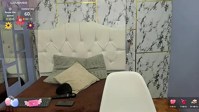 Snapshot of Itsuki_N chatting on 13, 9, 2025 Itsuki N online show from 13, 9, 2025