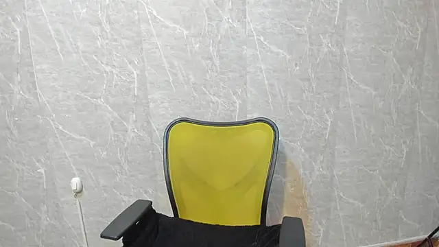 Snapshot of Sophi_Thaylorr chatting on 10, 11, 2025 Sophi Thaylorr online show from 10, 11, 2025