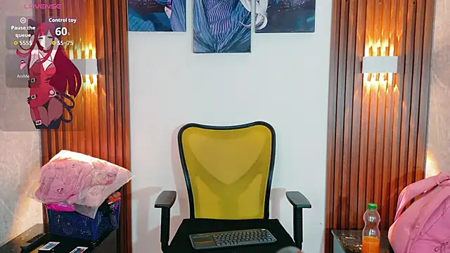 Snapshot of Sophi_Thaylorr chatting on 18, 9, 2025 Sophi Thaylorr online show from 18, 9, 2025