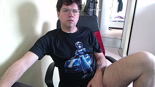 blueandwhite1 online show from 16, 4, 2026