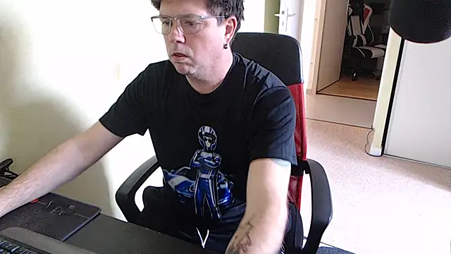 blueandwhite1 online show from 13, 3, 2026