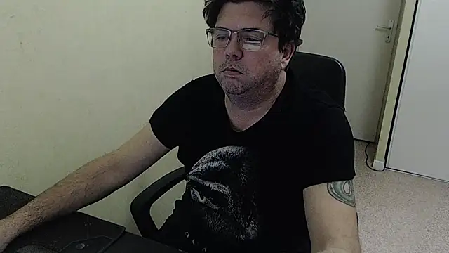 blueandwhite1 online show from 7, 1, 2026