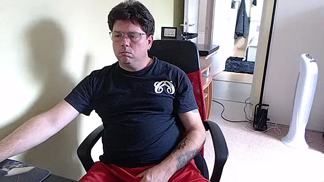 blueandwhite1 online show from 9, 9, 2025