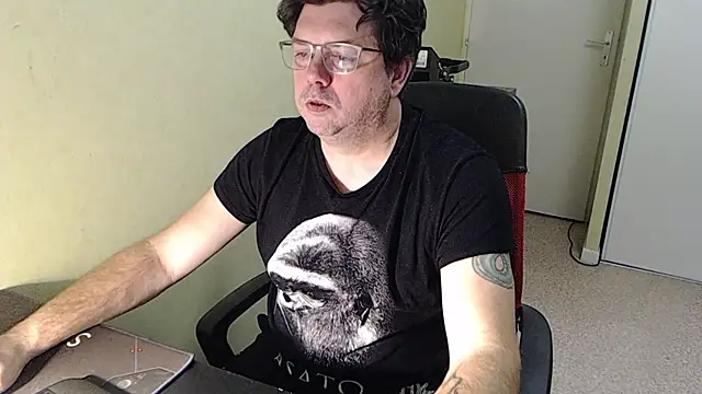 blueandwhite1 online show from 8, 1, 2026