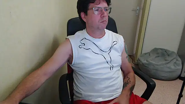 blueandwhite1 online show from 28, 7, 2026
