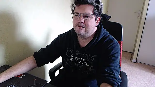 blueandwhite1 online show from 26, 1, 2025