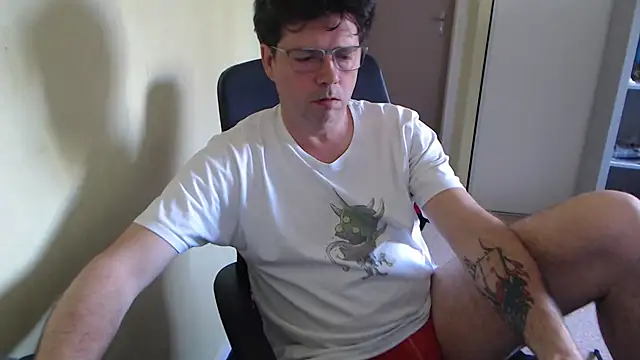 blueandwhite1 online show from 21, 4, 2026