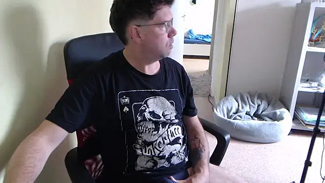 blueandwhite1 online show from 6, 5, 2026