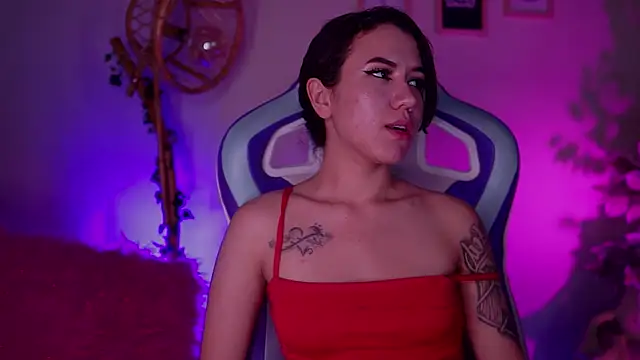 Snapshot of _chloe_moons_ chatting on 2, 12, 2025 chloe moons online show from 2, 12, 2025