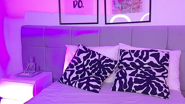 FranchescaVeleska online show from 19, 11, 2025