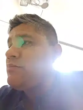 danigarci2307 online show from 5, 11, 2025