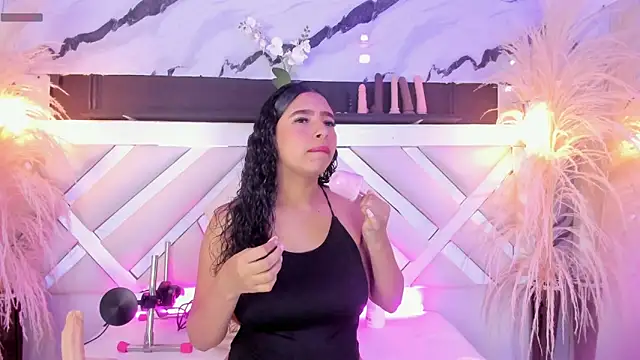 Zoe-Johnson  online show from 14, 4, 2026