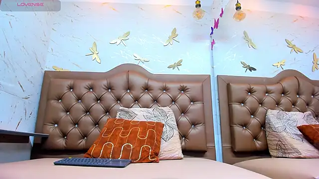 Zoe-Johnson  online show from 10, 9, 2025