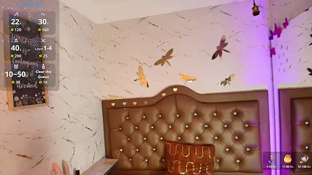 Zoe-Johnson  online show from 16, 10, 2025