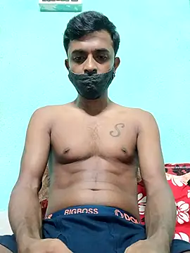 Snapshot of ShinuRoy chatting on 4, 10, 2025 ShinuRoy online show from 4, 10, 2025