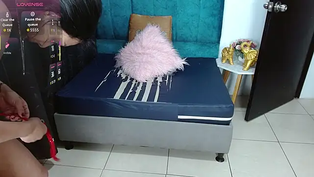 Sara f W online show from 12, 1, 2026