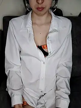 AnnieSparkle online show from 10, 9, 2025