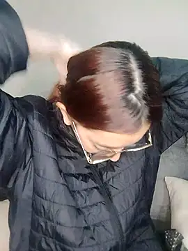 AnnieSparkle online show from 3, 10, 2025