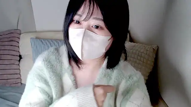 Snapshot of mi__san chatting on 2, 11, 2025 mi san online show from 2, 11, 2025