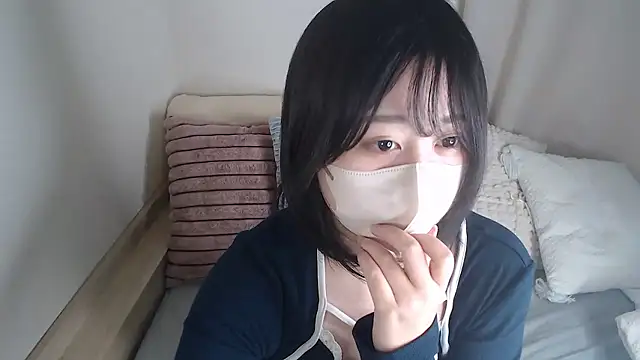 Snapshot of mi__san chatting on 1, 11, 2025 mi san online show from 1, 11, 2025