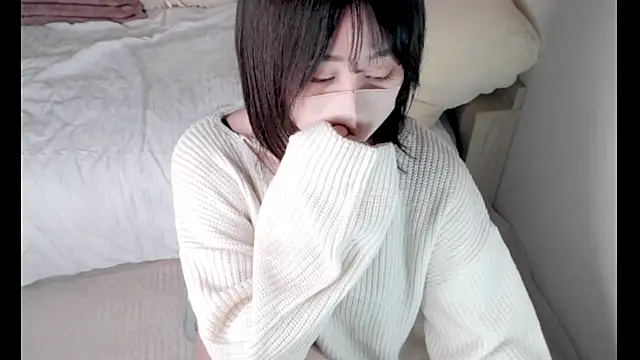 Snapshot of mi__san chatting on 11, 11, 2025 mi san online show from 11, 11, 2025