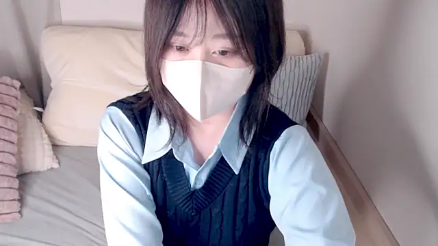 Snapshot of mi__san chatting on 9, 11, 2025 mi san online show from 9, 11, 2025