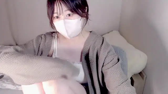 Snapshot of mi__san chatting on 21, 10, 2025 mi san online show from 21, 10, 2025