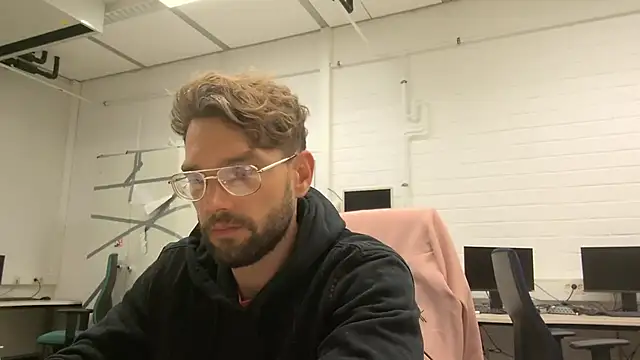 SweetBoyToy online show from 26, 9, 2025