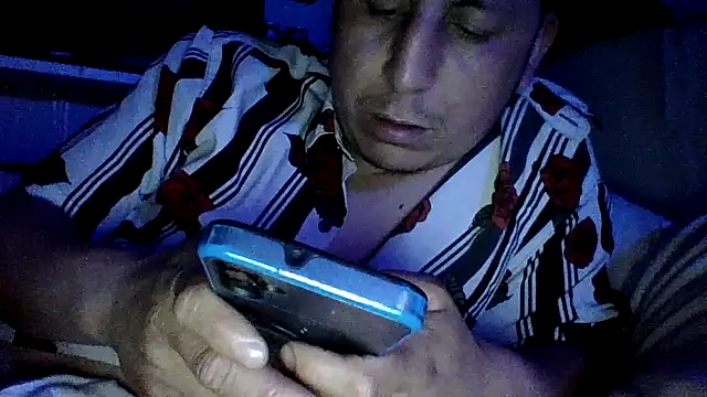 Snapshot of B3toBaby chatting on 7, 6, 2026 B3toBaby online show from 7, 6, 2026