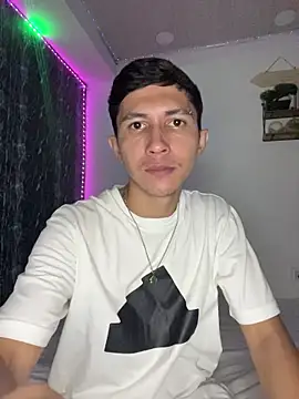 Alejandro BigCock22 online show from 13, 10, 2025