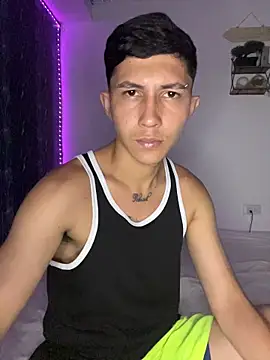 Alejandro BigCock22 online show from 16, 10, 2025