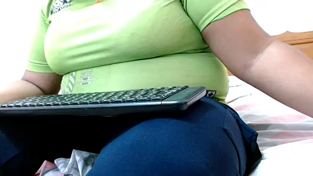 Snapshot of 69smallstar chatting on 6, 10, 2025 69smallstar online show from 6, 10, 2025