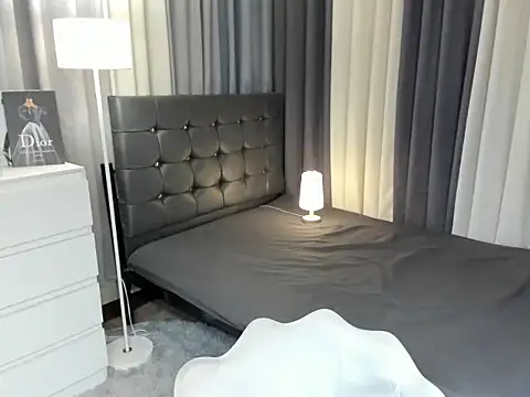 Blaire Samantha online show from 2, 12, 2025