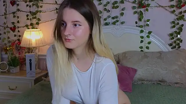 Sonia Meow online show from 10, 11, 2025