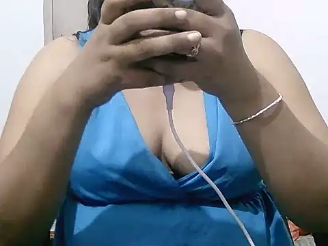 Mon-Luv online show from 14, 9, 2025