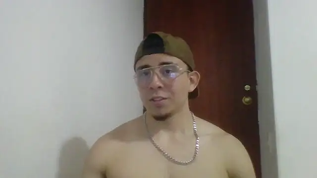 Snapshot of Eross_Santy chatting on 17, 6, 2026 Eross Santy online show from 17, 6, 2026