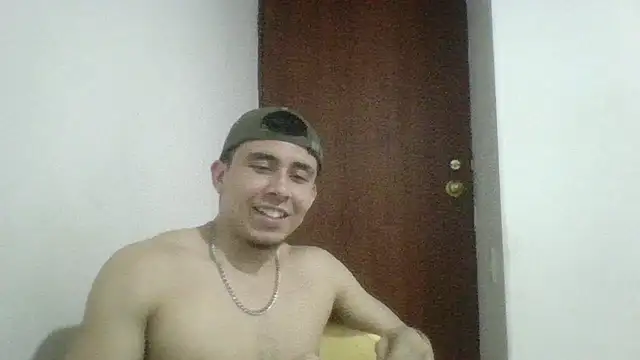 Snapshot of Eross_Santy chatting on 18, 6, 2026 Eross Santy online show from 18, 6, 2026