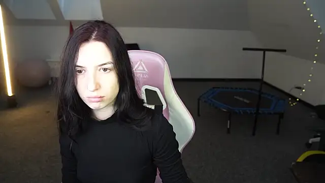 Snapshot of _Lili_054 chatting on 17, 10, 2025 Lili 054 online show from 17, 10, 2025