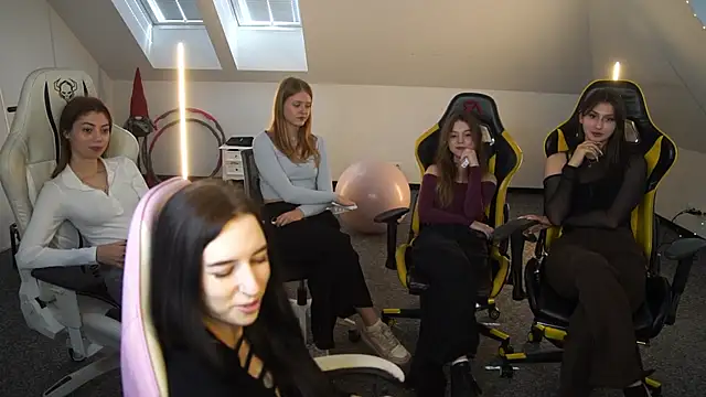 Snapshot of _Lili_054 chatting on 2, 10, 2025 Lili 054 online show from 2, 10, 2025