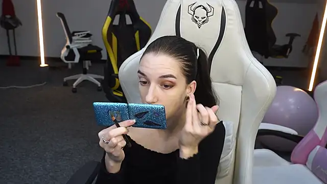 Snapshot of _Lili_054 chatting on 4, 10, 2025 Lili 054 online show from 4, 10, 2025