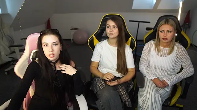 Snapshot of _Lili_054 chatting on 22, 9, 2025 Lili 054 online show from 22, 9, 2025