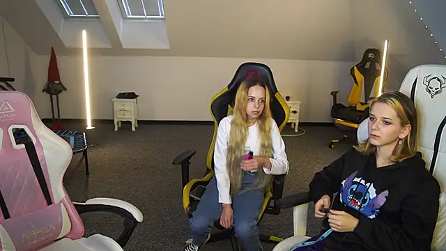 Snapshot of _Lili_054 chatting on 30, 9, 2025 Lili 054 online show from 30, 9, 2025