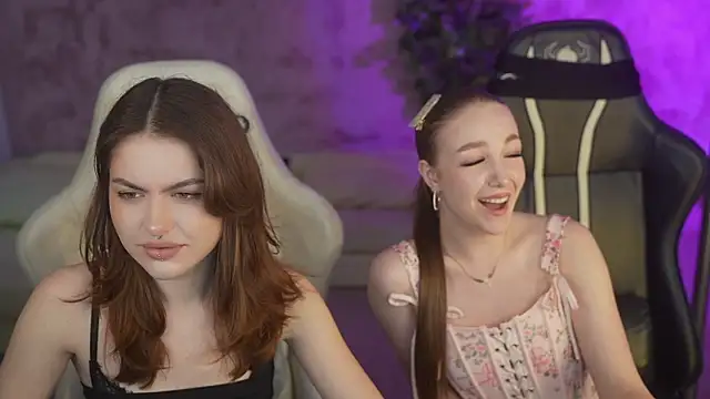 Snapshot of Ella_054 chatting on 10, 6, 2026 Ella 054 online show from 10, 6, 2026