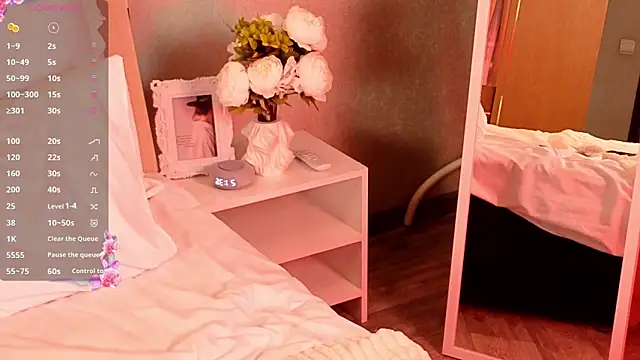 CarolaineMyers online show from 6, 2, 2026