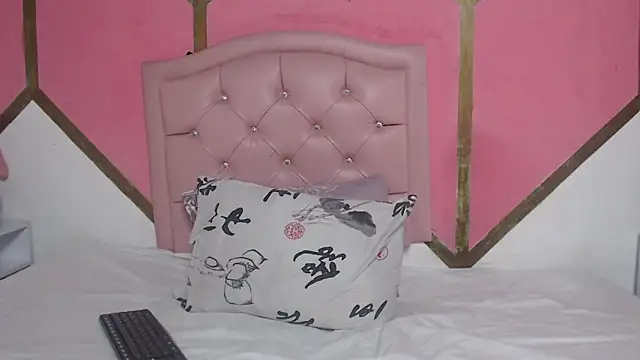 Mia Wilsom online show from 14, 11, 2025