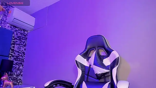 Snapshot of lux_bitchx chatting on 7, 10, 2025 lux bitchx online show from 7, 10, 2025